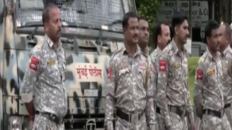 Security forces deployed in Mumbai amid opposition's protest