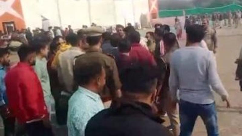 Several Injured in Stampede at Pandit Pradeep Mishra's 'Shiv Mahapuran Katha' Gathering in Meerut