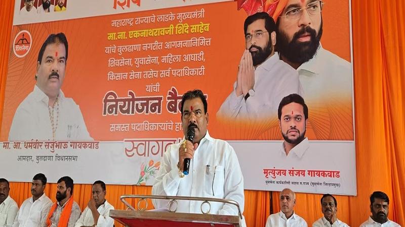 Shiv Sena MLA Stokes Controversy, Offers Rs 11 Lakh for ‘Cutting Off’ Rahul Gandhi’s Tongue