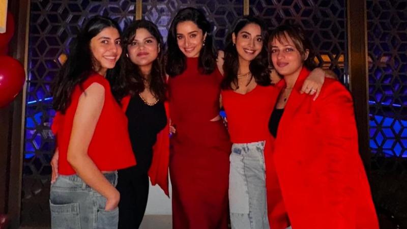 Shraddha Kapoor celebrates Stree 2 with her girlfriends 