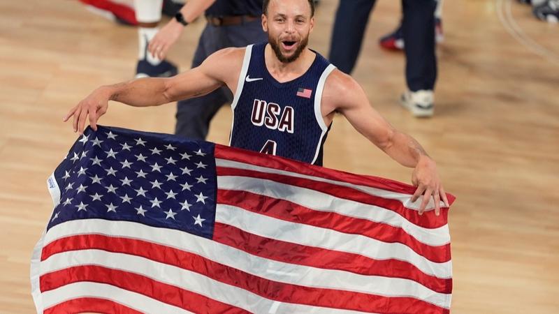 Steph Curry celebrates at Paris Olympics