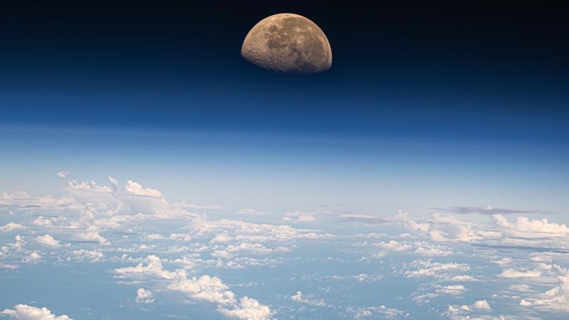 Stunning Moonrise Captured by NASA Astronaut Over Pacific from International Space Station