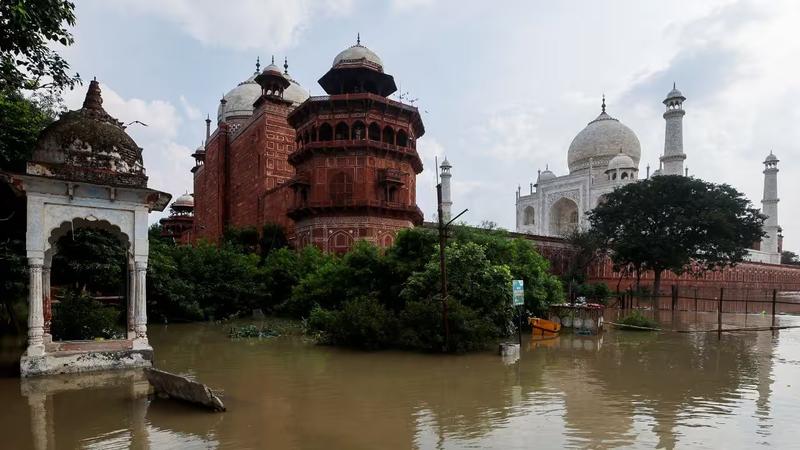 Taj Mahal garden submerged amidst heavy rain