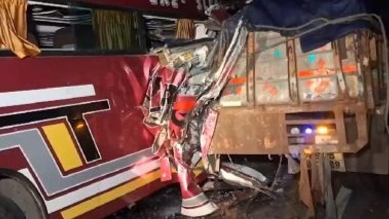 Telangana Accident: Bus Rams Into Stationary Truck In Suryapet, Kills 5 Migrant Workers From Odisha