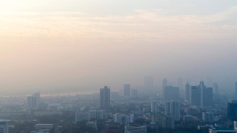 The real threat your skin is the spike in AQI levels of Delhi. 