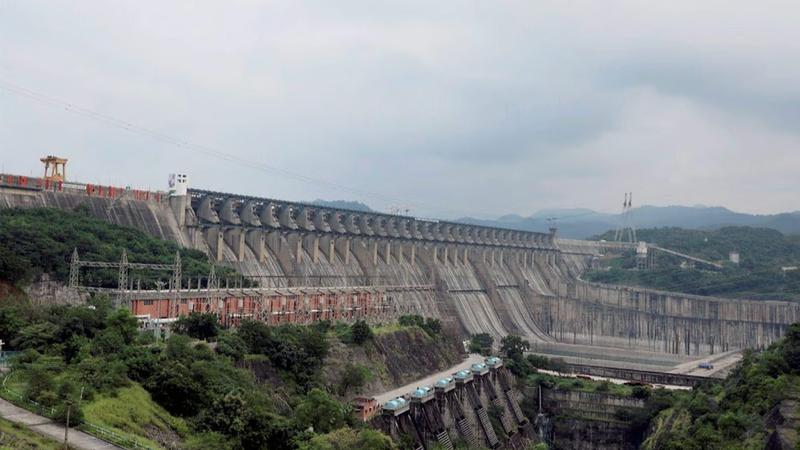 The water level of the Sardar Sarovar Dam has increased due to continuous rains 