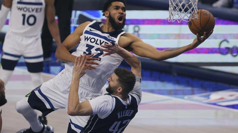 Timberwolves agree to trade Towns to Knicks