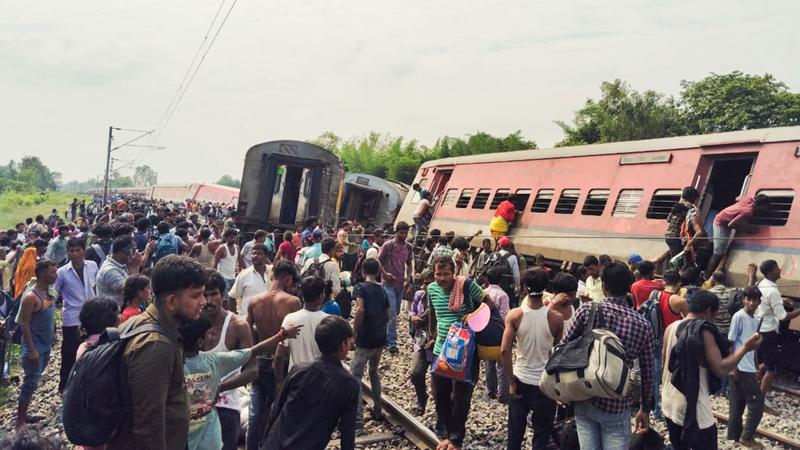 Train Derails Near Gonda