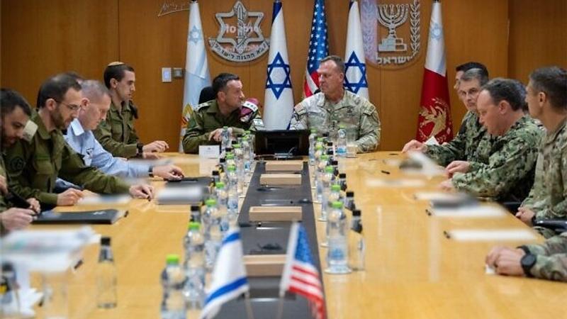 US CENTCOM chief Gen. Michael Kurilla (right) meets with IDF Chief of Staff Lt. Gen. Herzi Halevi (left) and other generals at the IDF HQ in Tel Aviv