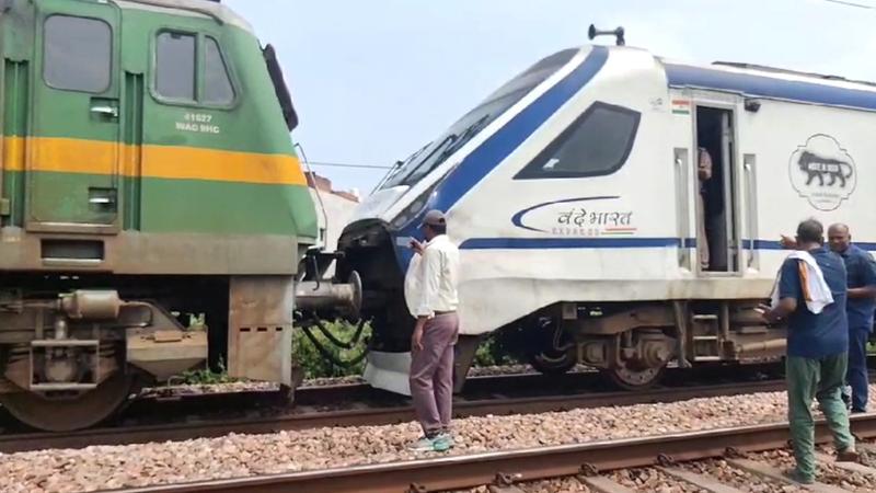 Vande Bharat train malfunctioned in etawah