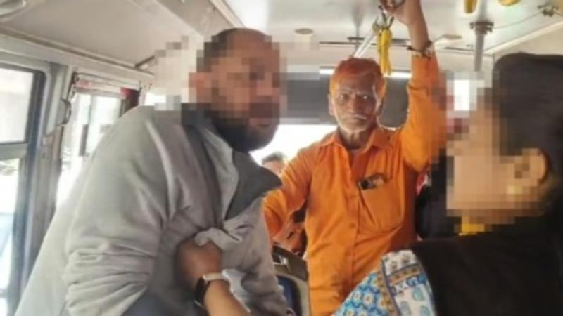 Video: Pune Woman Slaps Drunk Man in Bus For Allegedly Harassing Her 