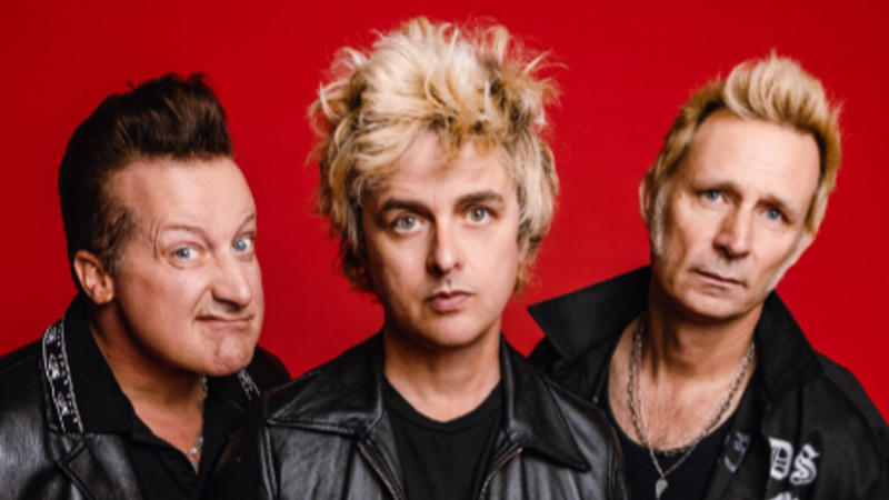 Viral: Green Day Runs Off Stage During Detroit Concert