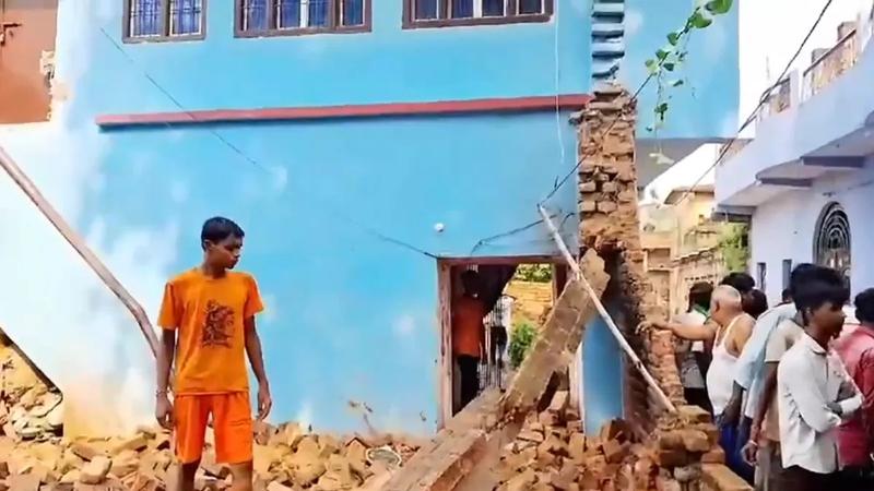 wall collapsed in patna