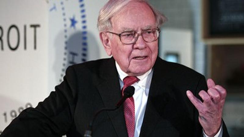 Warren Buffet cuts Apple stake