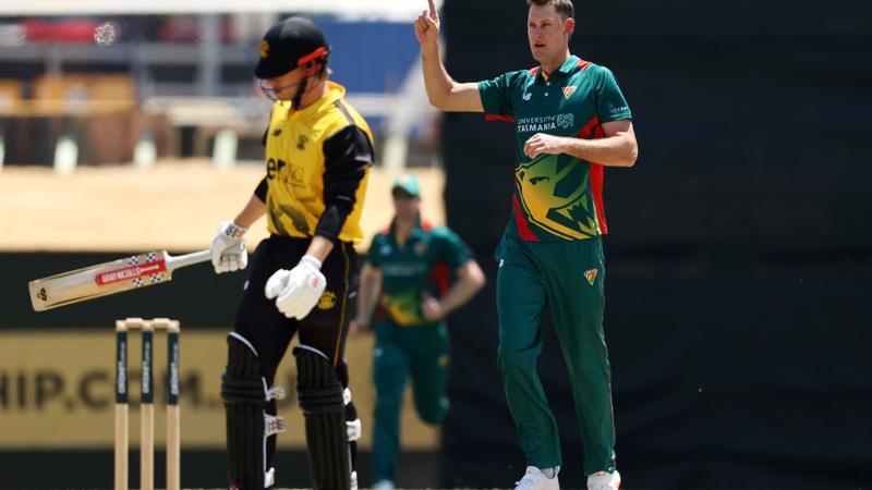 western australia lost 8 wickets for just one run against tasmania