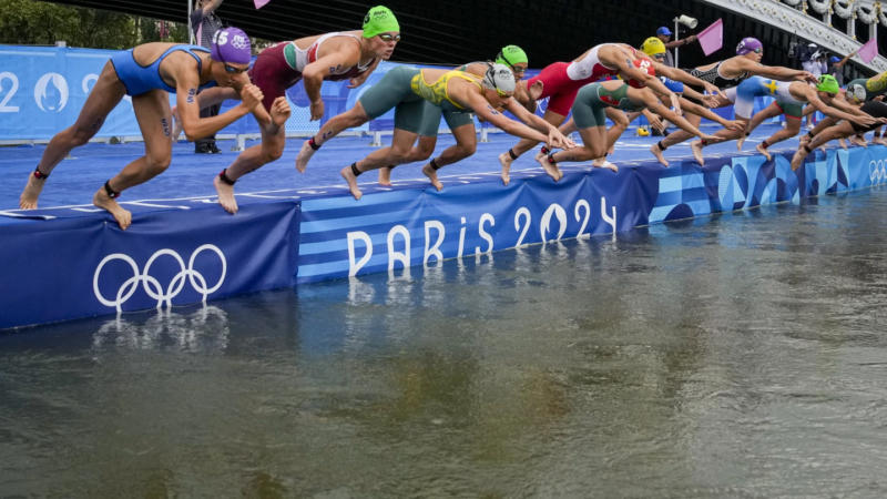 What are the health concerns about swimming in Seine?