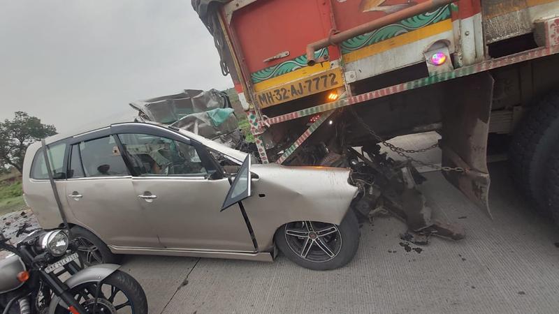 The accident took place near Agra-Mumbai highway  