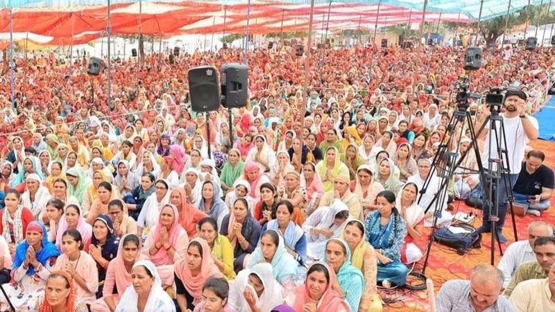 Moment Before the Tragic Stampede That Killed Dozens in Hathras Caught on Camera