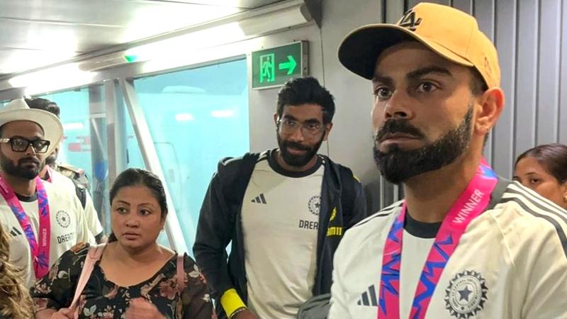 Virat Kohli at Delhi Airport