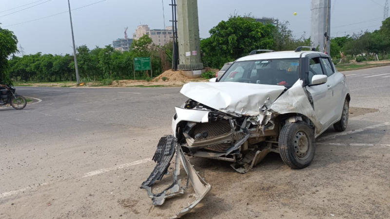 3 Killed, 9 Injured as Speeding Pickup Truck Collides with Car in Greater Noida