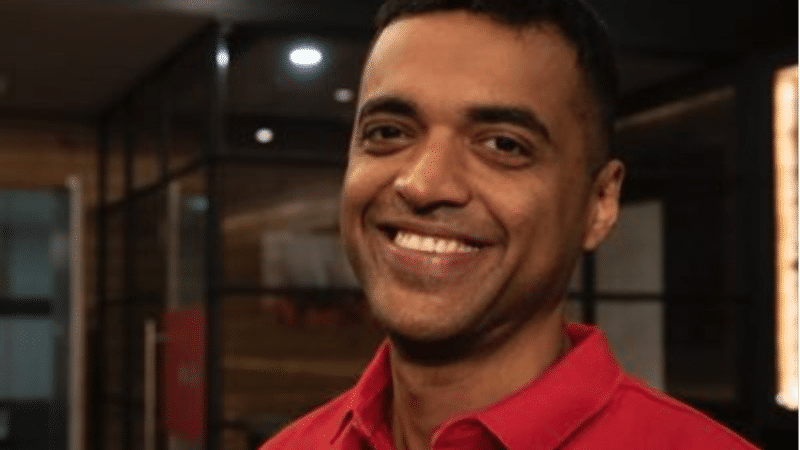 Zomato CEO Engages with Delivery Agents to Discuss Working Conditions 