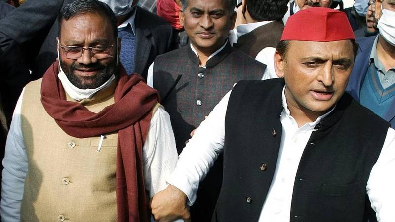 Akhilesh Yadav vs Swami Prasad Maurya