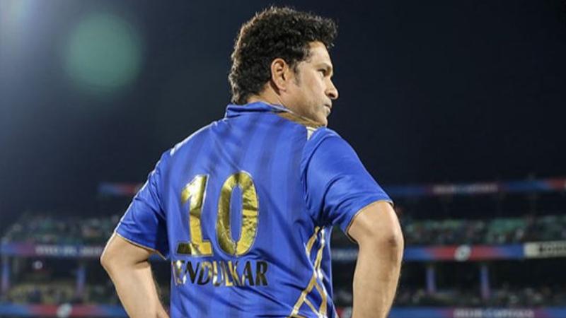 Guard In Sachin Tendulkar's VVIP Security Shoots Self