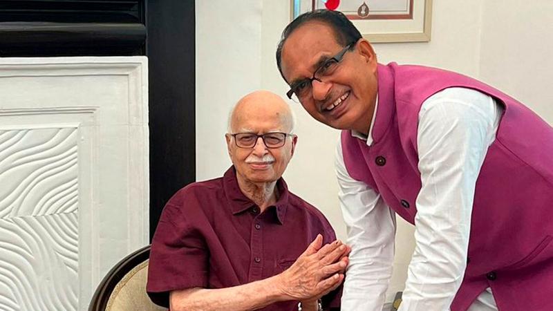 Shivraj Singh Chauhan met Lal Krishna Advani