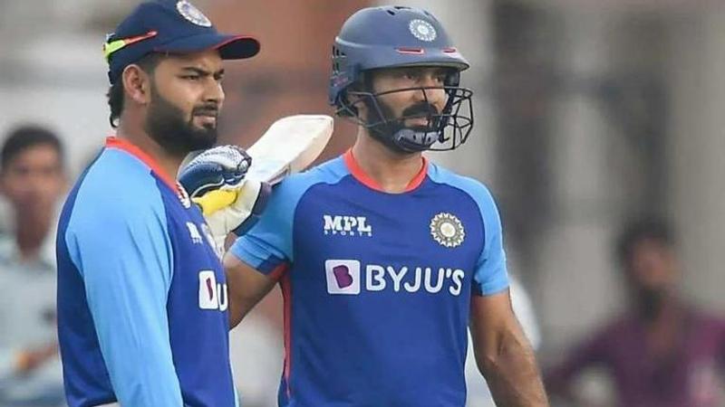 Rishabh Pant, Dinesh Karthik, T20 World Cup 2022, India vs Zimbabwe, T20 WC news, Dinesh Karthik out of playing XI, IND vs ZIM, T20 World Cup