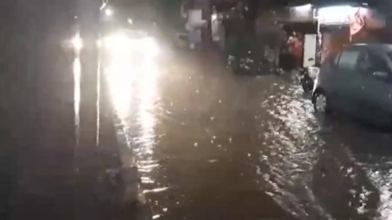 Heavy Rain Causes Waterlogging in Parts of Mumbai; More Showers Likely