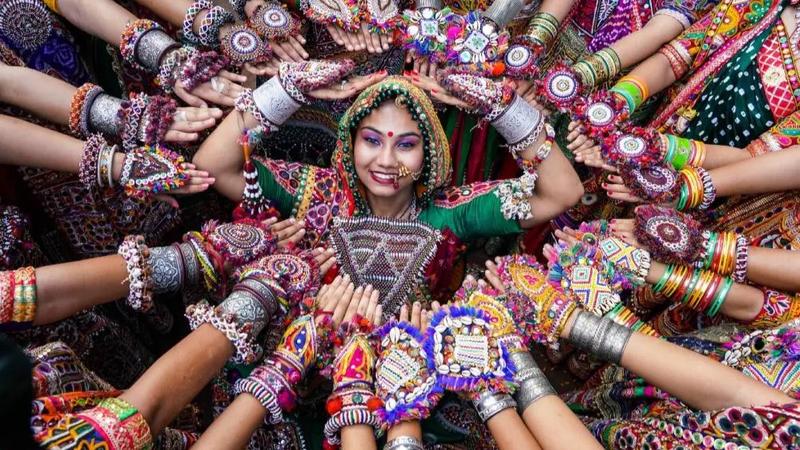 Navratri 2023: 5 Makeup tips for Garba night | Republic World