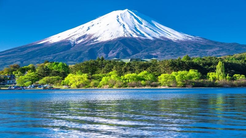 Japan Introduces New Rules to Climb Mount Fiji Starting This September 