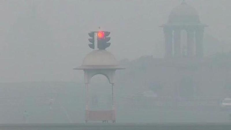 A day after Diwali, Delhi's air quality deteriorates to 'hazardous' level