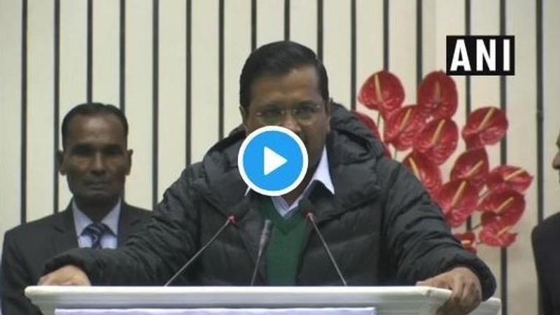 WATCH: BJP workers mock-cough as Arvind Kejriwal begins speech, only stop at Nitin Gadkari's insistence