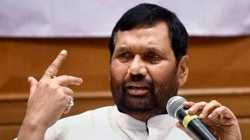 Ram Vilas Paswan's daughter slams him for 'angootha chhap' jibe