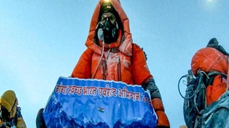 IAS officer summits Everest with gangajal to spread awareness on 'Swachh Ganga'