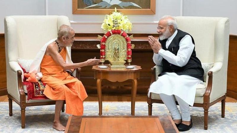 Guru Poornima: PM Modi meets Sri Vishvesha Teertha Swamiji of Udupi's Sri Pejavara Adokshaja Matha