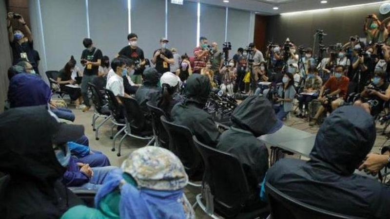 Hong Kong: Relatives of Chinese detainees demand assurance from police