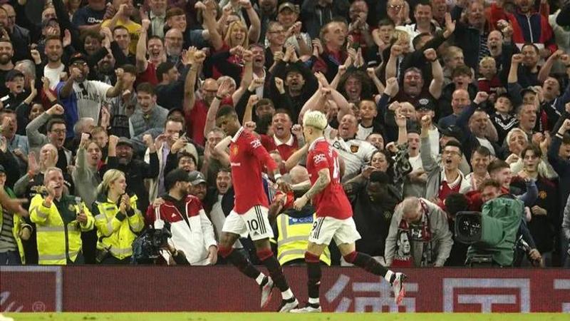 Manchester United oust Chelsea 4-1, secure Champions League return