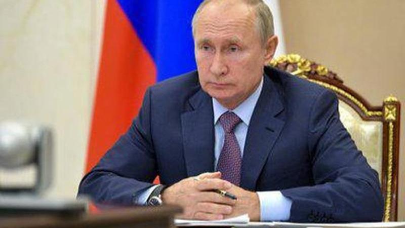 Putin to prioritise vaccinating Russians rather than exporting vaccine