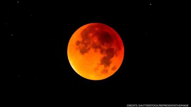 picture of red moon