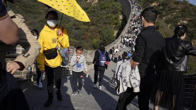 China Golden Week holiday pumps up tourism, boon to economy