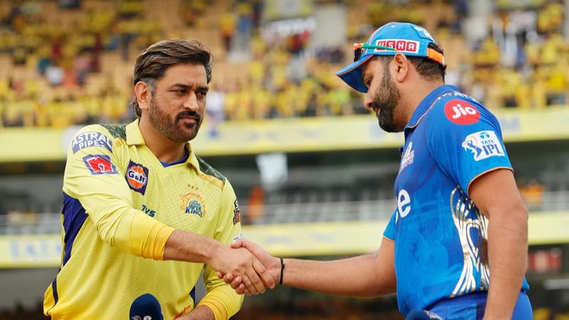 MS Dhoni with Rohit Sharma during IPL 2023