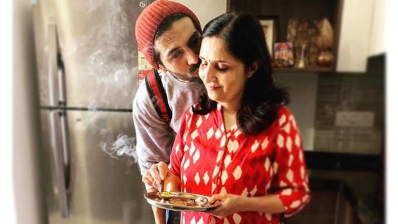 Here’s why Kartik Aaryan’s mother feels that the actor should get married