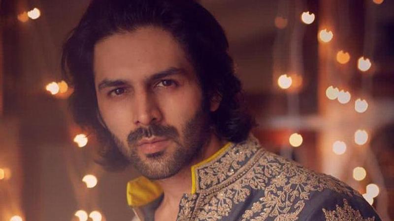 Kartik Aaryan shares a BTS video from 'Dhamaka' sets before filming a power-packed scene