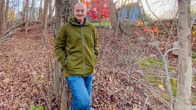 Anupam Kher interacts with 'encounters in Chandigarh' during his early morning stroll