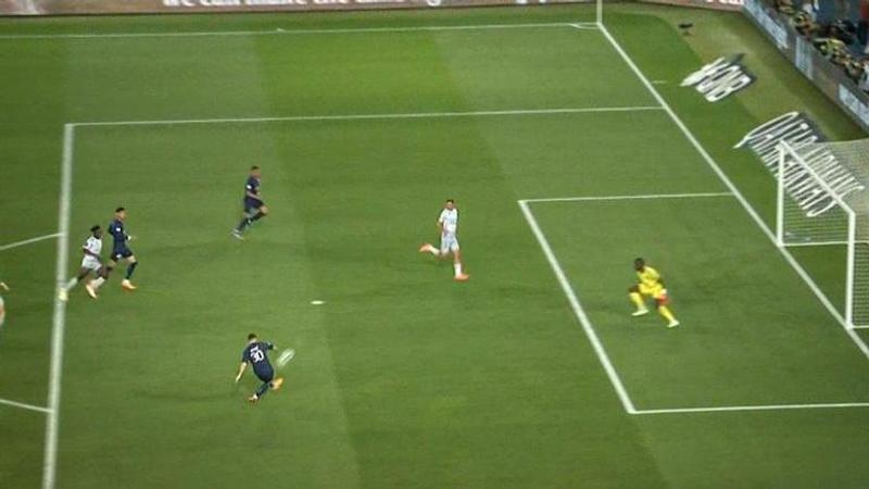 Lionel Messi misses the goal against Clermont Foot during his last PSG appearance - WATCH