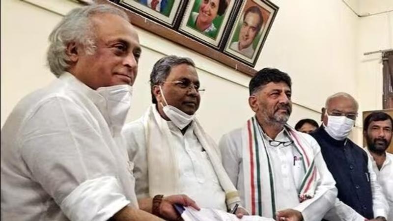 Jairam Ramesh with Siddaramaiah and DK Shivakumar 