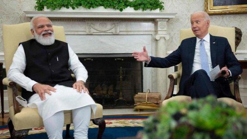 PM Narendra Modi meets Founder-member, Director (Indo-US Affairs), Indus International Research Foundation Guru P. Sowle, in New York