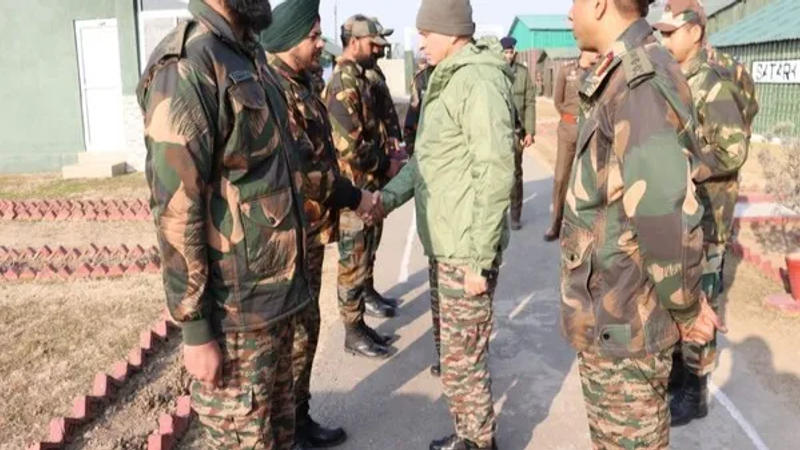Chinar Corps Commander Lieutenant General Rajiv Ghai visits troops in South Kashmir 
